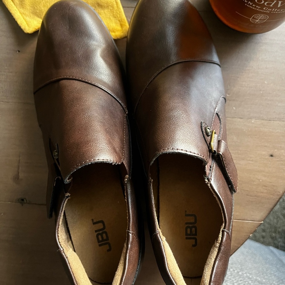 JBU Women’s Brown Slip-On Dress Shoes - Picture 3 of 6